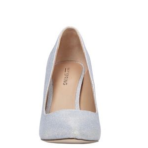 Call it spring Glittery pump